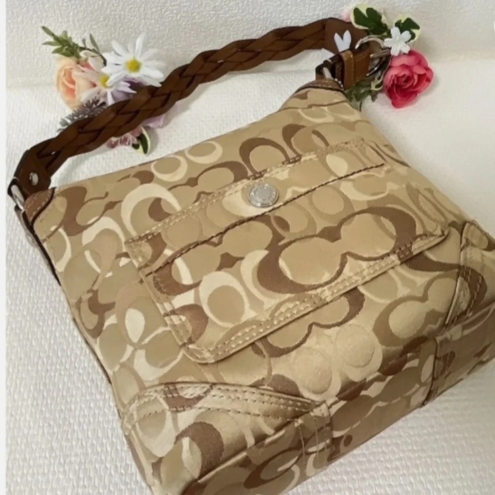 🍍Coach Chelsea Optic SignatureHobo Handbag Tan Brown EUC - Picture 5 of 17